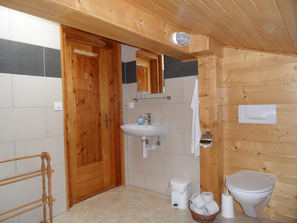 Chalet Esher Surrey Ried-Brig Екстериор снимка